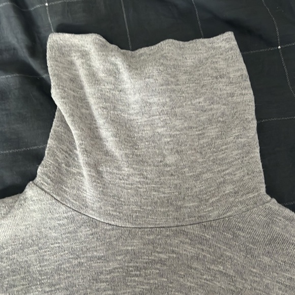 Bleu Gray Heathered Lightweight Turtleneck Pullover Sweater M/W - Picture 4 of 4